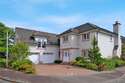 5 Bedrooms Detached House