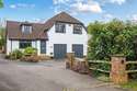 5 Bedrooms Detached House