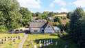 4 Bedrooms Cottage House