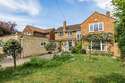 5 Bedrooms House