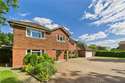7 Bedrooms House