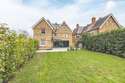 6 Bedrooms Detached House