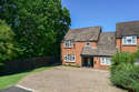 5 Bedrooms Detached House
