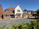 4 Bedrooms House