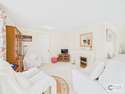 2 Bedrooms Detached House