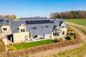 5 Bedrooms Detached House