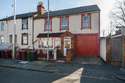 6 Bedrooms End Of Terrace House