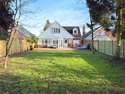 5 Bedrooms House