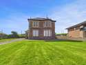 3 Bedrooms Flat
