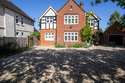 5 Bedrooms Detached House