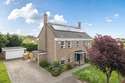 4 Bedrooms Detached House