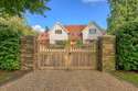 4 Bedrooms Detached House
