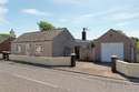 2 Bedrooms Cottage House