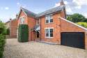 5 Bedrooms Detached House