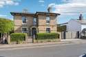 4 Bedrooms Detached House