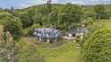 6 Bedrooms House