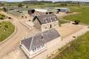 5 Bedrooms House