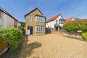 4 Bedrooms House