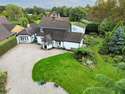 5 Bedrooms House