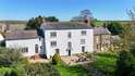 5 Bedrooms Detached House