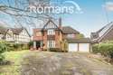 5 Bedrooms House