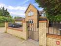 4 Bedrooms Detached House