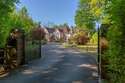5 Bedrooms House
