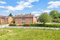 4 Bedrooms House
