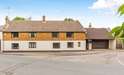 5 Bedrooms Cottage House