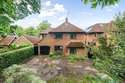 5 Bedrooms Detached House