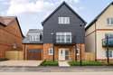 5 Bedrooms Detached House