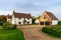 6 Bedrooms Detached House