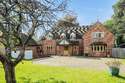 5 Bedrooms Detached House