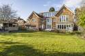 6 Bedrooms House