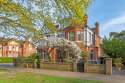 7 Bedrooms Detached House