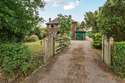 5 Bedrooms Detached House