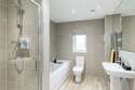 4 Bedrooms House