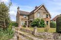 4 Bedrooms House