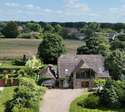 5 Bedrooms Detached House