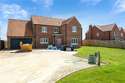 5 Bedrooms House
