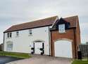 4 Bedrooms Detached House