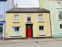5 Bedrooms House