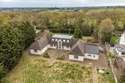 4 Bedrooms Chalet House