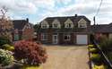 4 Bedrooms Bungalow