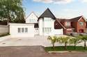 4 Bedrooms Detached House