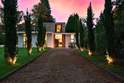 5 Bedrooms House