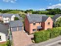 5 Bedrooms Detached House
