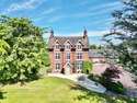 6 Bedrooms Property