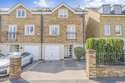 4 Bedrooms Town House