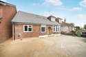4 Bedrooms Bungalow